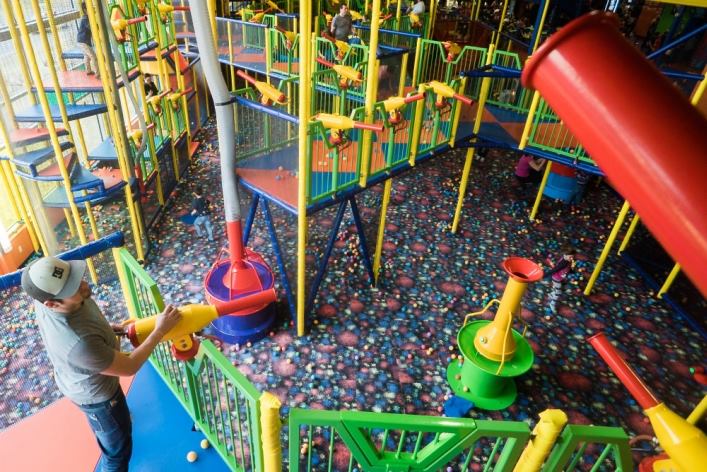 centre d amusement funtropolis laval st hubert