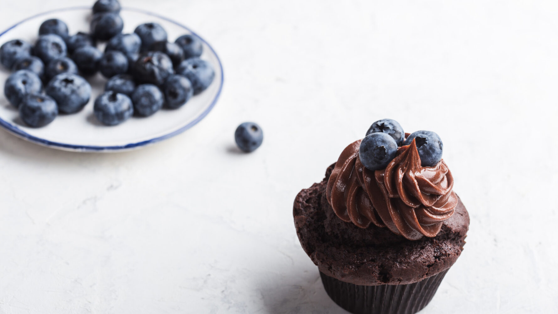 comment faire une gourmande crème au beurre au chocolat pour garnir cupcakes, gâteaux et muffins, par Wooloo